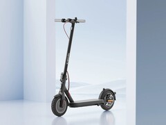 Hulajnoga elektryczna Xiaomi z serii 5 będzie następcą modelu Scooter 4 (powyżej). (Źródło zdjęcia: Xiaomi)