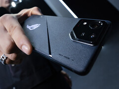 Asus ROG Phone 9 FE może być wyposażony w Snapdragona 8 Gen 3 (na zdjęciu 8 Pro, źródło obrazu: Asus)