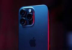 Apple iPhone 16 Pro Max podobno otrzyma baterię o wyższej gęstości energii. (Zdjęcie: Rohan)