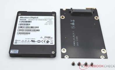 Dysk SSD U.2 z adapterem