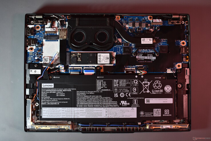 Lenovo ThinkPad X13 Gen 4 AMD: elementy wewnętrzne