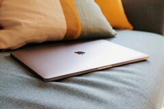 Apple podobno testuje nowe komputery Mac z procesorem M4 i co najmniej 16 GB pamięci RAM (źródło zdjęcia: Elise Bouet, Unsplash)