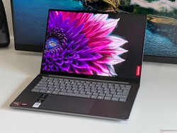 Recenzja Lenovo Yoga Pro 7 14 G9. Urządzenie testowe dostarczone przez: