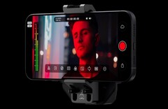 Akcesorium Atomos Ninja Phone dla iPhone&#039;a 15 Pro i Pro Max umożliwia telefonowi przechwytywanie i strumieniowanie na żywo zewnętrznych wejść wideo przez HDMI. (Źródło: Atomos)