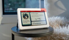 Kalendarz Inku ma interfejs przypominający Pokédex. (Źródło zdjęcia: Inkboard Inc via Kickstarter)