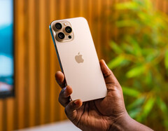 Apple może uratować poważną aktualizację aparatu dla iPhone&#039;a 18 Pro i iPhone&#039;a 18 Pro Max. (Źródło zdjęcia: Sayan Majhi - Unsplash)