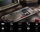 Nowa klawiatura mechaniczna 8BitDo Retro 108 to bezkompromisowa wersja istniejącej klawiatury mechanicznej 8BitDo. (Źródło obrazu: 8BitDo - edytowane)