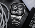 Casio AE-1200WHD-1AV, który jest tylko 13 dolarów droższy od podstawowego AE-1200WH-1A dzięki metalowym elementom. (Źródło zdjęcia: MTR Watches)