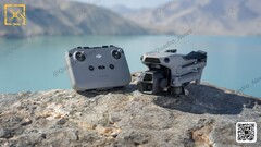 DJI Air 3S Fly More combo z pilotem zdalnego sterowania RC 2 będzie prawdopodobnie wyceniony na 1 492 USD w momencie premiery, zgodnie z wcześniejszymi przeciekami. (Źródło zdjęcia: @Quadro_News na X/Twitter)