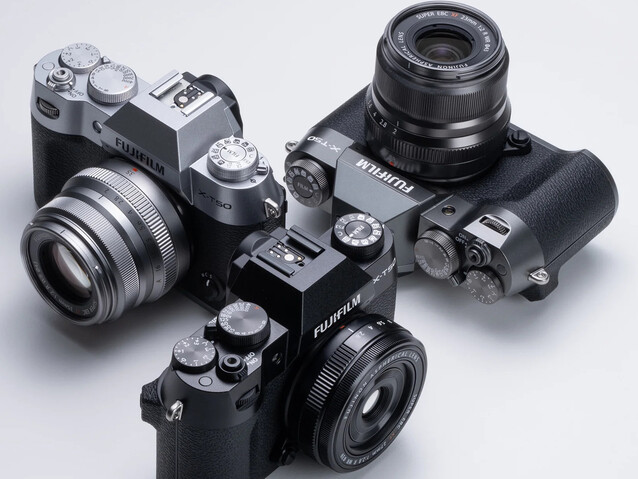 Fujifilm X-T50 to kosztujący 1399,99 dolarów aparat z matrycą APS-C i korpusem mniej więcej tej samej wielkości co Panasonic Lumix S9. (Źródło zdjęcia: Fujifilm)