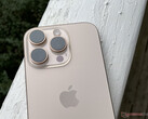 IPhone 16 Pro może być ostatnią szansą dla Apple obecnego języka projektowania. (Źródło obrazu: Notebookcheck)