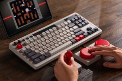 najnowsza wersja retro klawiatury mechanicznej 8BitDo jest dostępna tylko w wykończeniu N Edition. (Źródło zdjęcia: 8BitDo)