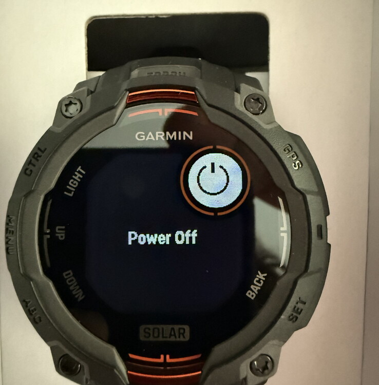 Mały drugi wyświetlacz Garmin Instinct 3 nie jest prawidłowo wyśrodkowany (źródło obrazu: eastexo, Reddit)