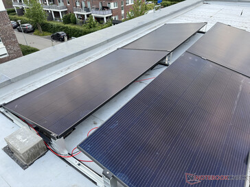 Cztery panele słoneczne w użyciu