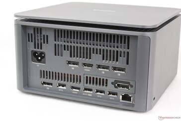 Tył: Zasilanie AC, 4x DisplayPort 1.4a, 2x USB-A (5 Gb/s), 2x USB-A (10 Gb/s), RJ-45, HDMI 2.1a FRL, HDMI 2.1 TMDS