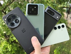 Porównanie: OnePlus 12, Google Pixel 8, Samsung Galaxy S24 i Xiaomi 14. Urządzenia do recenzji zostały uprzejmie dostarczone przez Google, OnePlus i Xiaomi.