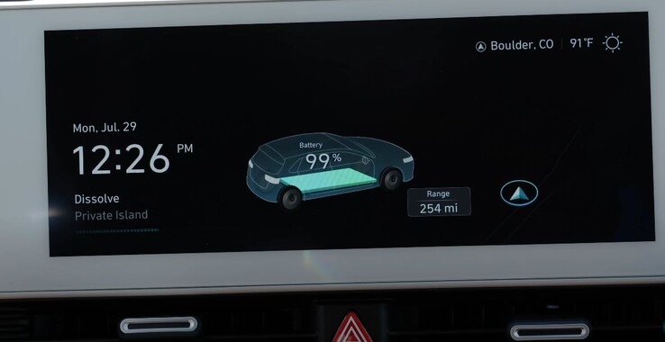 Ioniq 5 wskazał 254 mile zasięgu przy akumulatorze naładowanym w 99%. (Źródło zdjęcia: TFLEV via YouTube)