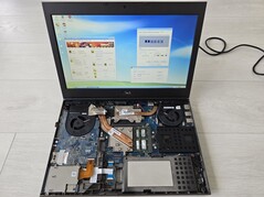 Implementacja laptopa (Źródło obrazu: Vogons)