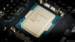 Intel zaprezentował wczoraj flagowy procesor Core Ultra 285K wraz z innymi procesorami Arrow Lake-S.