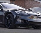 Tesla Model S Paula Curzona przejechała ponad 430 000 mil na oryginalnym akumulatorze. (Źródło: AutoTrader UK)