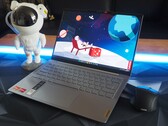 Recenzja laptopa Lenovo Yoga Slim 6 14: Premiera dla Radeona 740M