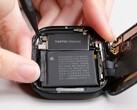 Naprawa zegarka Apple Watch Series 10 pozostaje trudna. (Źródło obrazu: iFixit)