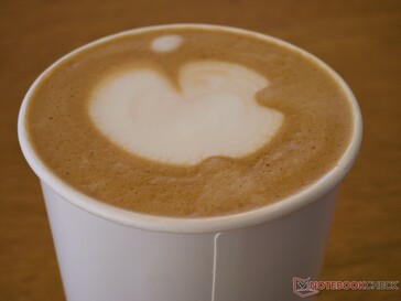 Tylko na Apple: cappuccino z logo Apple.