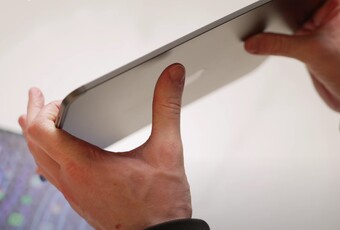 13-calowy iPad Pro 2024 po pierwszych testach zginania.