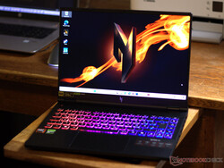 Acer Nitro 14 AN14-41-R3MX został dostarczony przez Acer Germany.