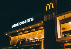 McDonald&#039;s wydrukuje abażury 3D z materiałów nadających się do recyklingu. (Źródło zdjęcia: Robi Pastores / Pexels)