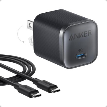 Ładowarka Anker Nano Charger (45 W) jest dostarczana z kablem USB-C. (Źródło zdjęcia: Anker)