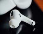 Słuchawki AirPods Pro nowej generacji Apple będą wyposażone w dwie kamery.