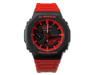 Logo karpia na zegarku Casio G-Shock x Hiroshima Toyo Carp towarzyszy czerwonym indeksom i akcentom na czarnym tle. (źródło zdjęcia: Great G-Shock World)