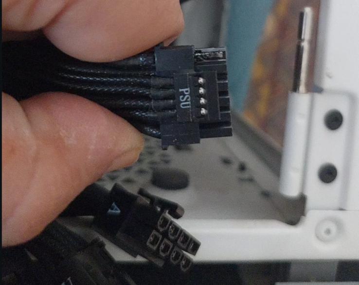 Kabel do zasilacza RTX 5080 (źródło obrazu: Reddit, edytowane)