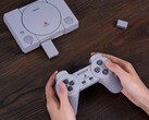 Zestaw 8BitDo Mod Kit dla oryginalnego kontrolera PlayStation dodaje obsługę Bluetooth i akumulator. (Źródło obrazu: 8BitDo)